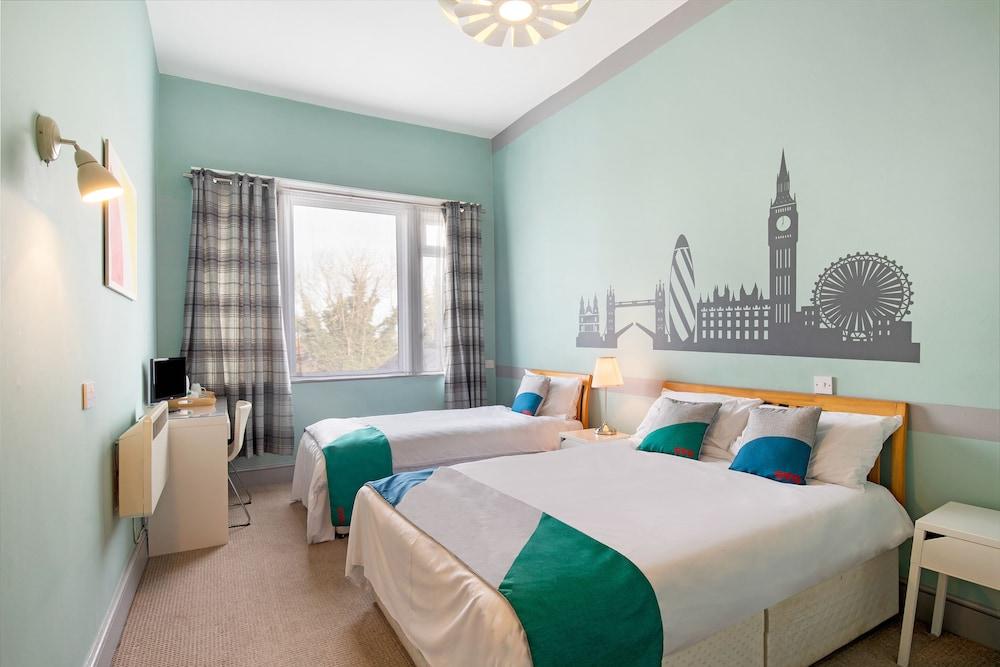 OYO The Green Man Pub And Hotel Room Type - Standard Triple Room, Multiple Beds OYO The Green Man Pub And Hotel Room Type - Standard Triple Room, Multiple Beds