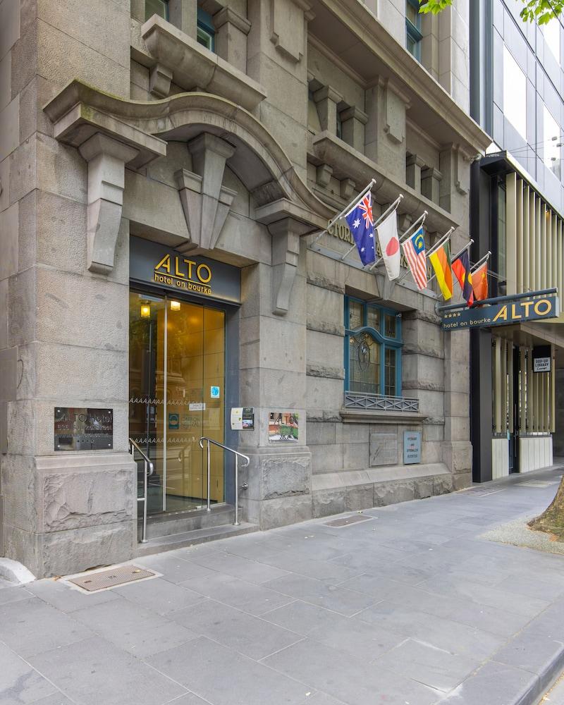Alto Hotel on Bourke - Tap to explore photos