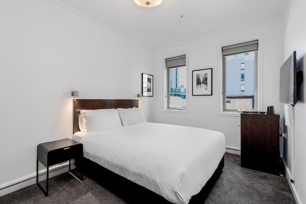 Alto Hotel on Bourke Room Type - Petite Queen Room