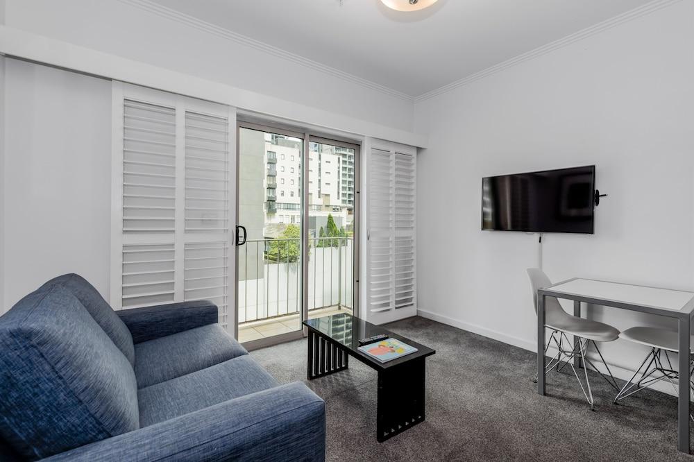 Alto Hotel on Bourke Room Type - Deluxe Two Bedroom Apartment