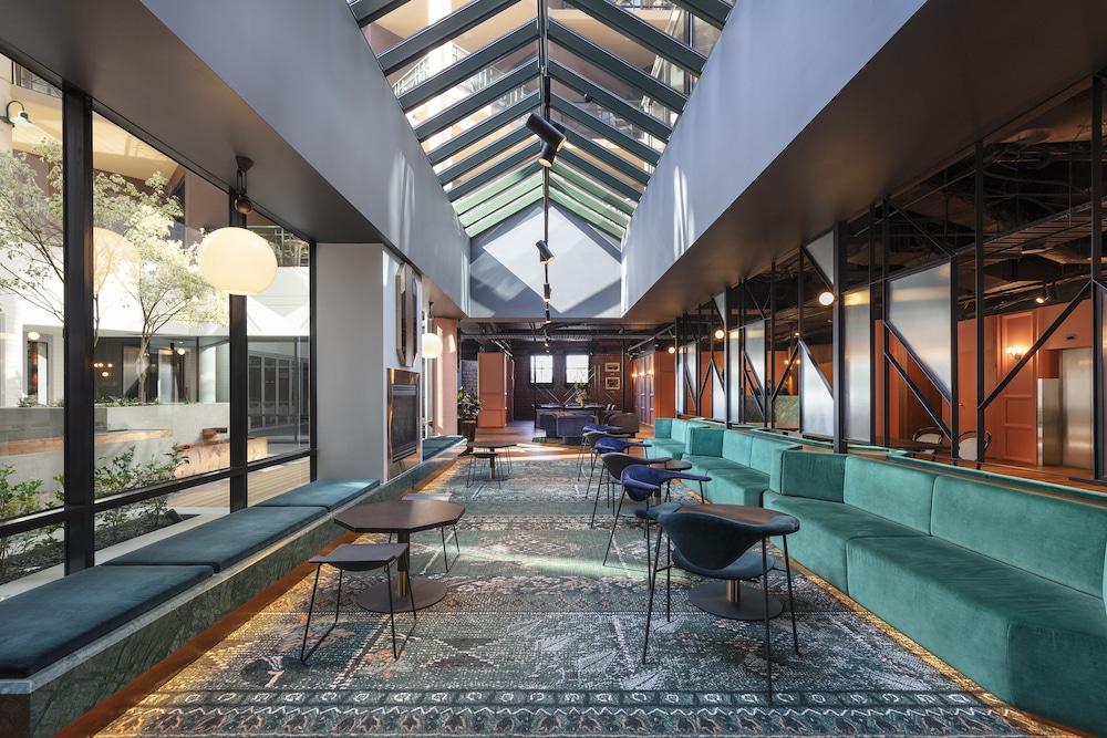 Amora Herencia Riverwalk Melbourne