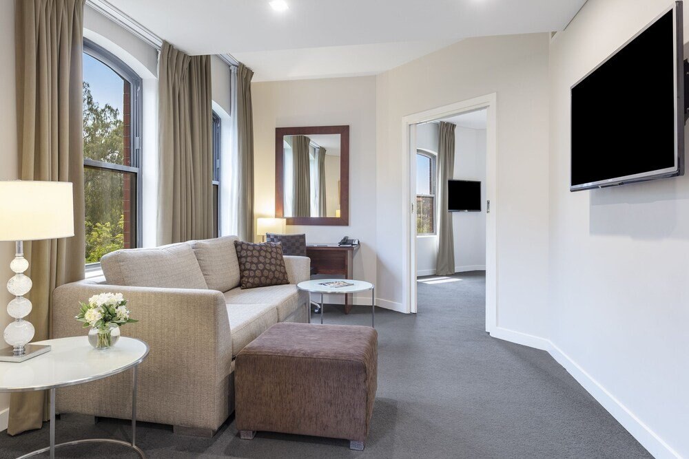 Amora Herencia Riverwalk Melbourne Room Type - Riverview Spa Suite