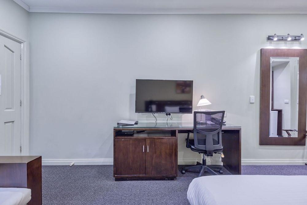 Best Western Airport Motel and Convention Centre - Tap to explore photos