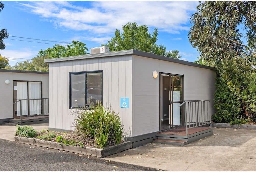 Discovery Parks - Melbourne Room Type - Budget 1 Bedroom Cabin - Sleeps 6