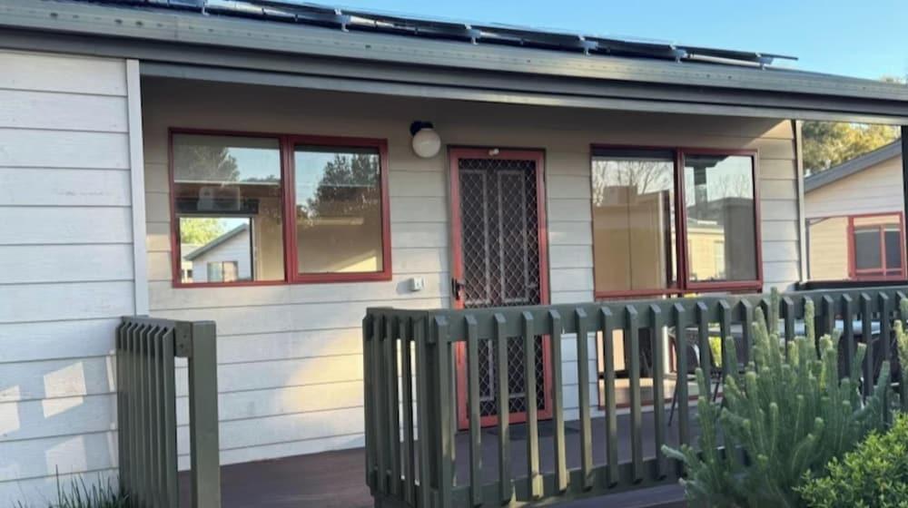 Discovery Parks - Melbourne Room Type - Superior 3 Bedroom Cabin Discovery Parks - Melbourne Room Type - Superior 3 Bedroom Cabin
