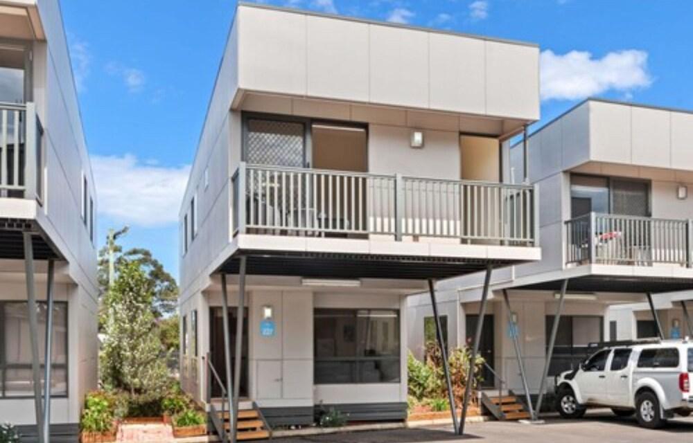 Discovery Parks - Melbourne Room Type - Deluxe 3 Bedroom Apartment - Sleeps 6 Discovery Parks - Melbourne Room Type - Deluxe 3 Bedroom Apartment - Sleeps 6