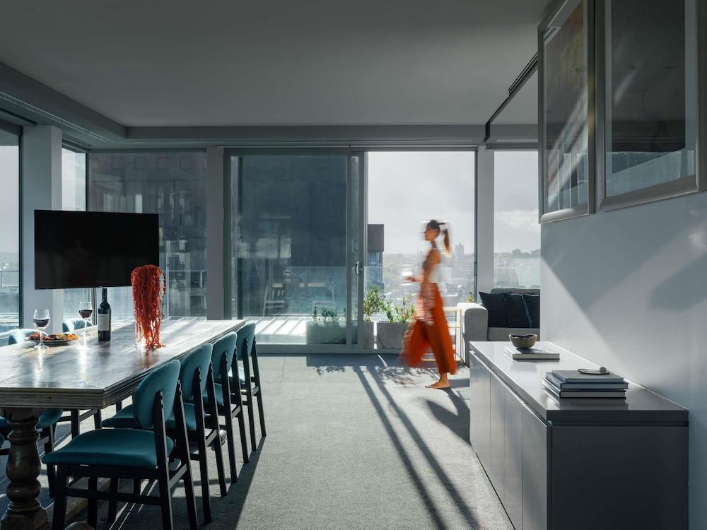 The Olsen Melbourne - Art Series Room Type - Penthouse (Lake Eyre Penthouse)