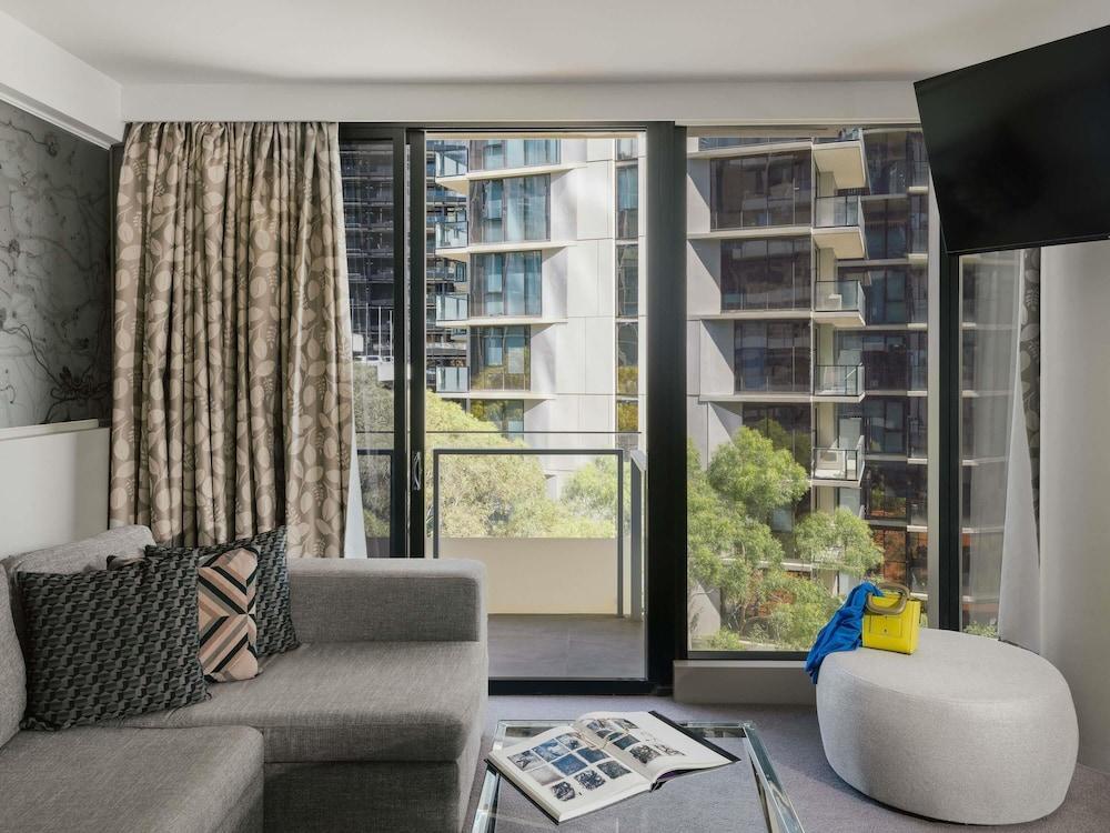 The Olsen Melbourne - Art Series Room Type - Deluxe Apartment, 1 Bedroom, Balcony (One Bedroom Deluxe Balcony Apartment)
