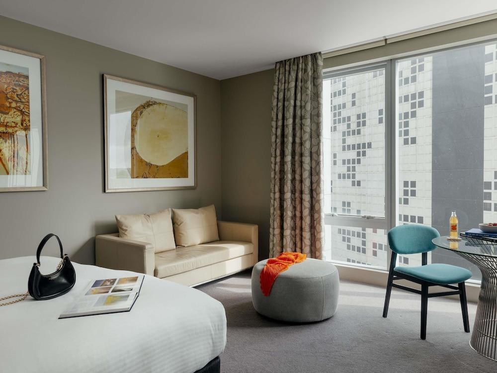 The Olsen Melbourne - Art Series Room Type - Deluxe Studio, 1 Queen Bed (Deluxe Studio Suite)