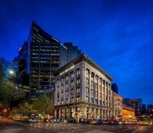 BATMAN'S HILL ON COLLINS - Tap to explore photos