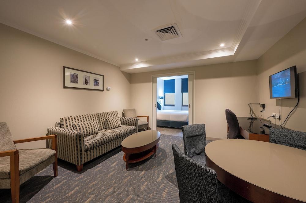 BATMAN'S HILL ON COLLINS Room Type - One Bedroom Apartment (Eco Stay & Save - No Housekeeping) BATMAN'S HILL ON COLLINS Room Type - One Bedroom Apartment (Eco Stay & Save - No Housekeeping)