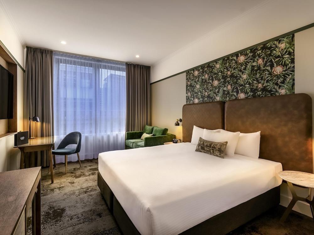 BATMAN'S HILL ON COLLINS Room Type - Premier Room