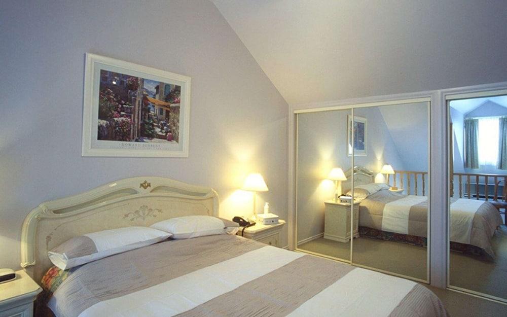 Best Western Plus The Tudor-Box Hill Room Type - Executive Loft, 1 Queen Bed, Non Smoking, Jetted Tub