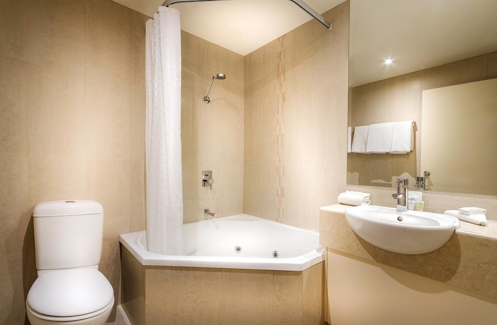 Best Western Plus Travel Inn Hotel Room Type - Executive Room, Multiple Beds, Non Smoking (Larger Room)