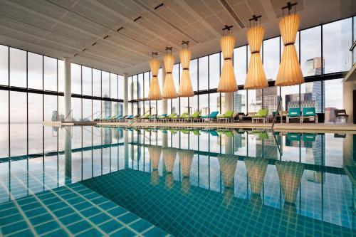 Crown Metropol Melbourne - Tap to explore photos