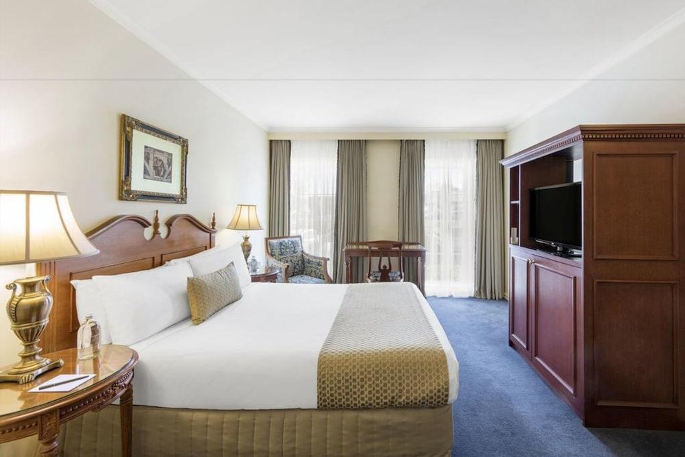 Canterbury International Hotel Room Type - Standard Room