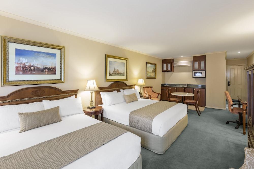 Canterbury International Hotel Room Type - Double Double Room