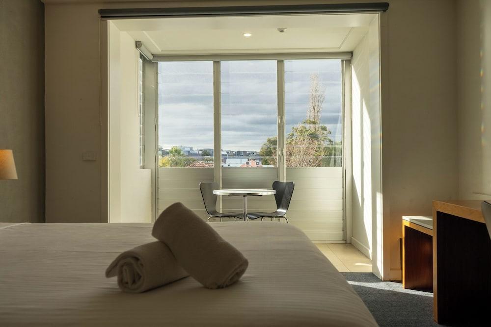 Cosmopolitan Hotel and Apartments Room Type - Studio Apartment