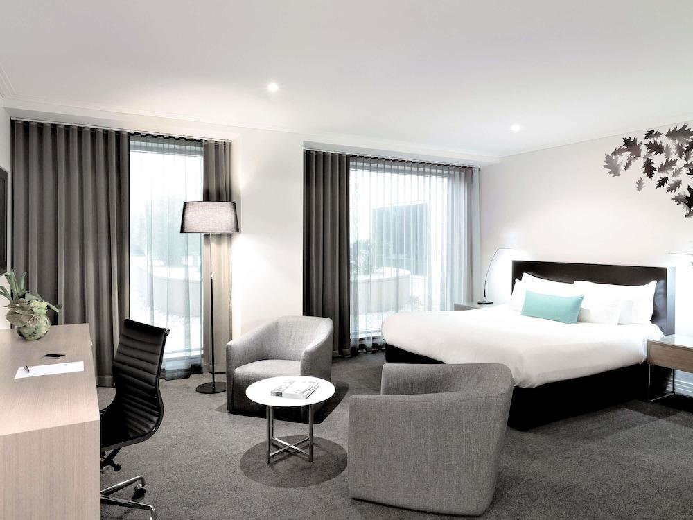 The Como Melbourne by Accor Room Type - Deluxe Room, 1 King Bed, Jetted Tub