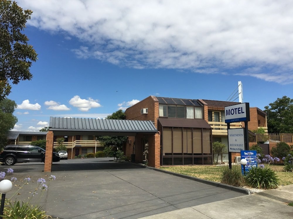 Essendon Motel - Tap to explore photos