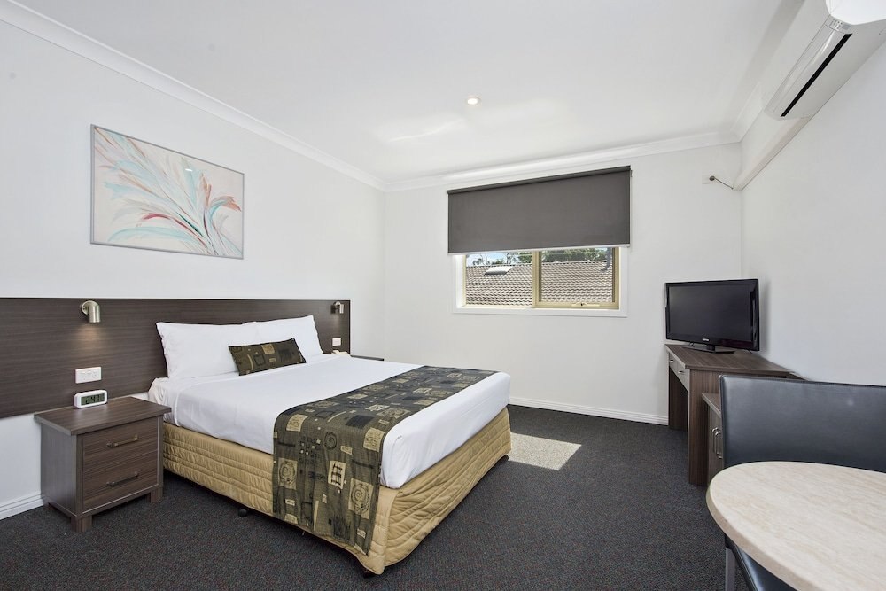 Comfort Hotel Dandenong Room Type - Standard Queen Room