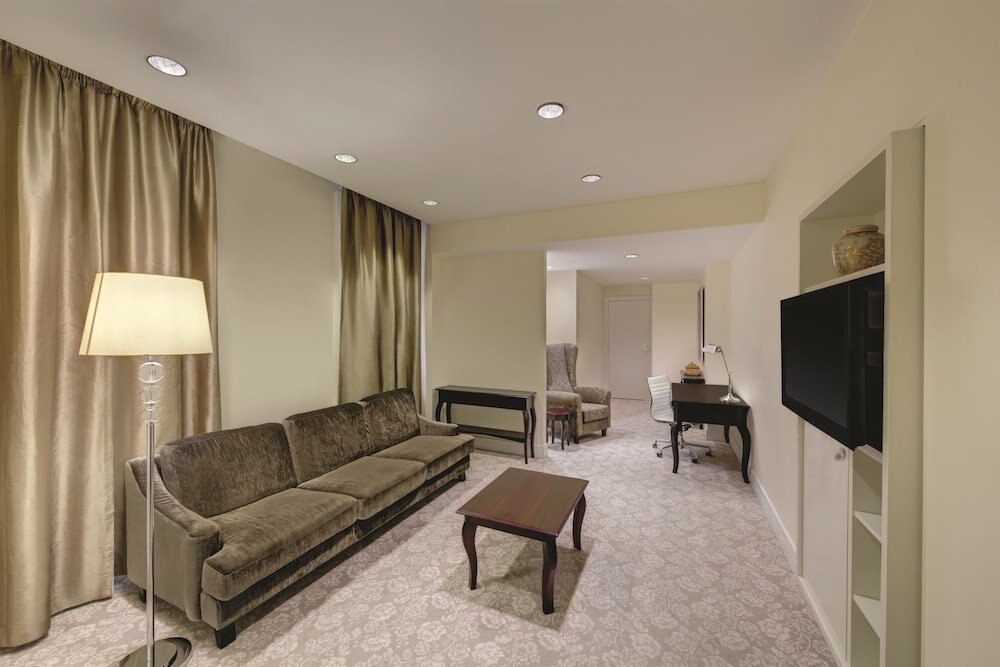 Rendezvous Hotel Melbourne Room Type - Fuller Suite King - 2 Nightly Cocktails Rendezvous Hotel Melbourne Room Type - Fuller Suite King - 2 Nightly Cocktails