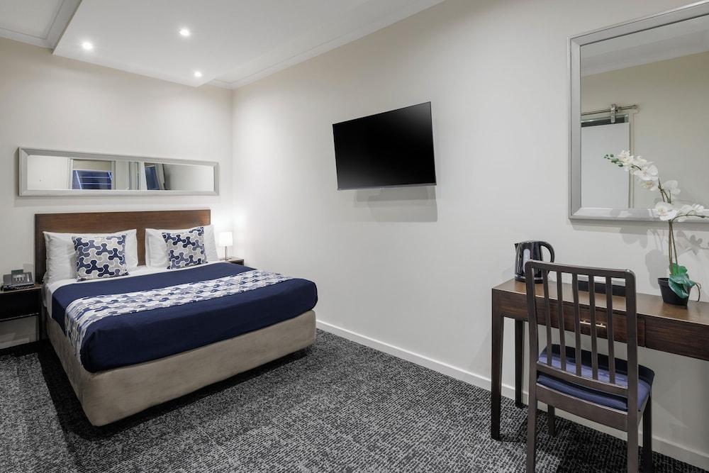 Great Southern Hotel Melbourne Room Type - Standard Queen Room with No Housekeeping