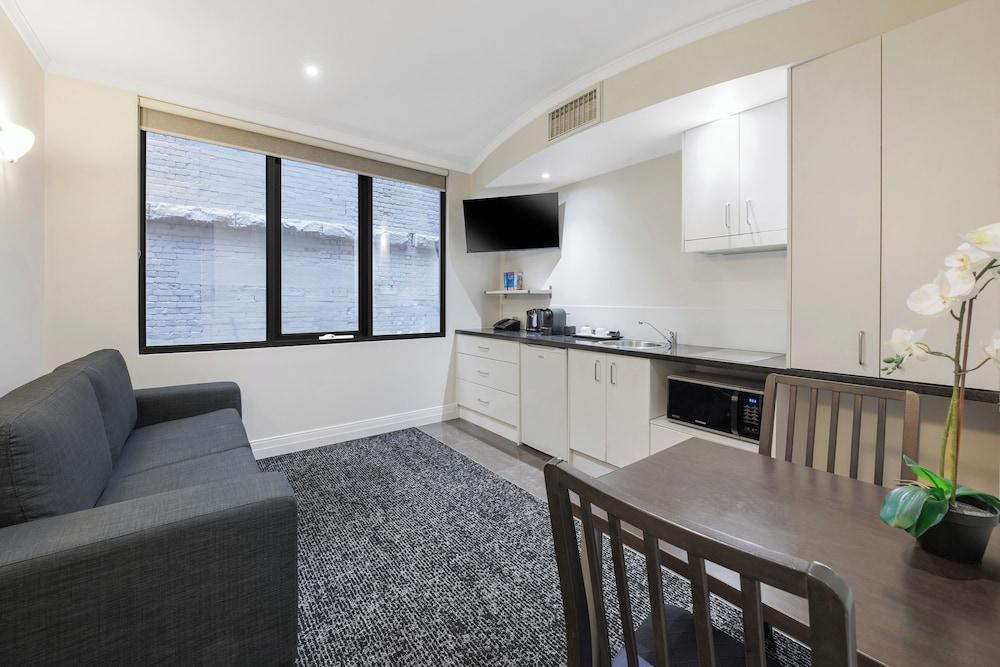 Great Southern Hotel Melbourne Room Type - West Executive Room (No HouseKeeping)