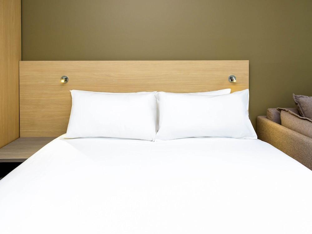 ibis budget Melbourne CBD Room Type - Standard Room, 1 Queen Bed