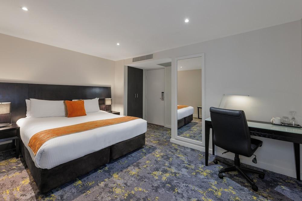 Hotel Grand Chancellor Melbourne Room Type - Classic King Room