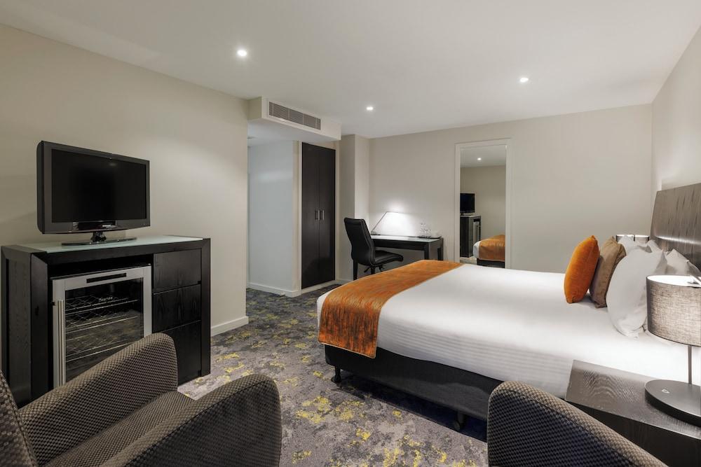 Hotel Grand Chancellor Melbourne Room Type - Classic Queen Room