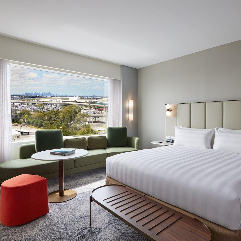 PARKROYAL Melbourne Airport Room Type - Standard Room King