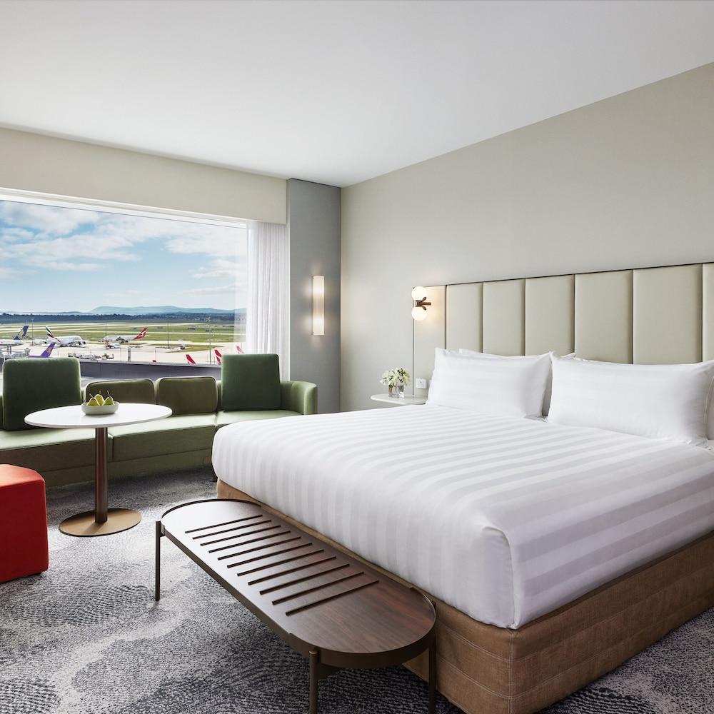 PARKROYAL Melbourne Airport Room Type - Deluxe Room King