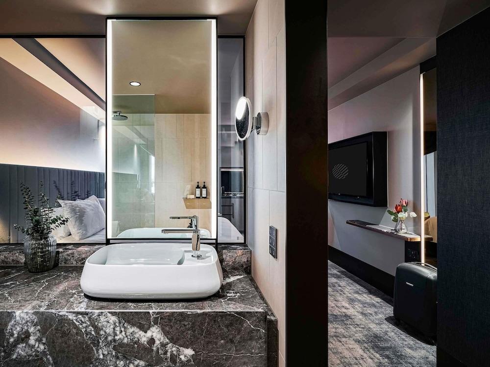 Pullman Melbourne on the Park Room Type - Superior Room (High Floor)