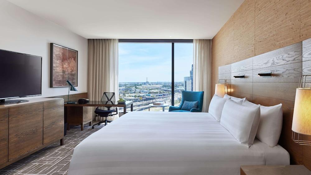 Pan Pacific Melbourne - Tap to explore photos