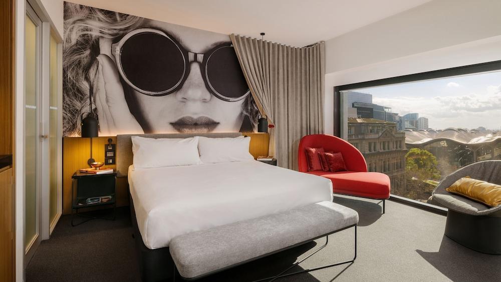 Hotel Indigo Melbourne on Flinders by IHG Room Type - Suite, 1 Bedroom (Spencer Street View)