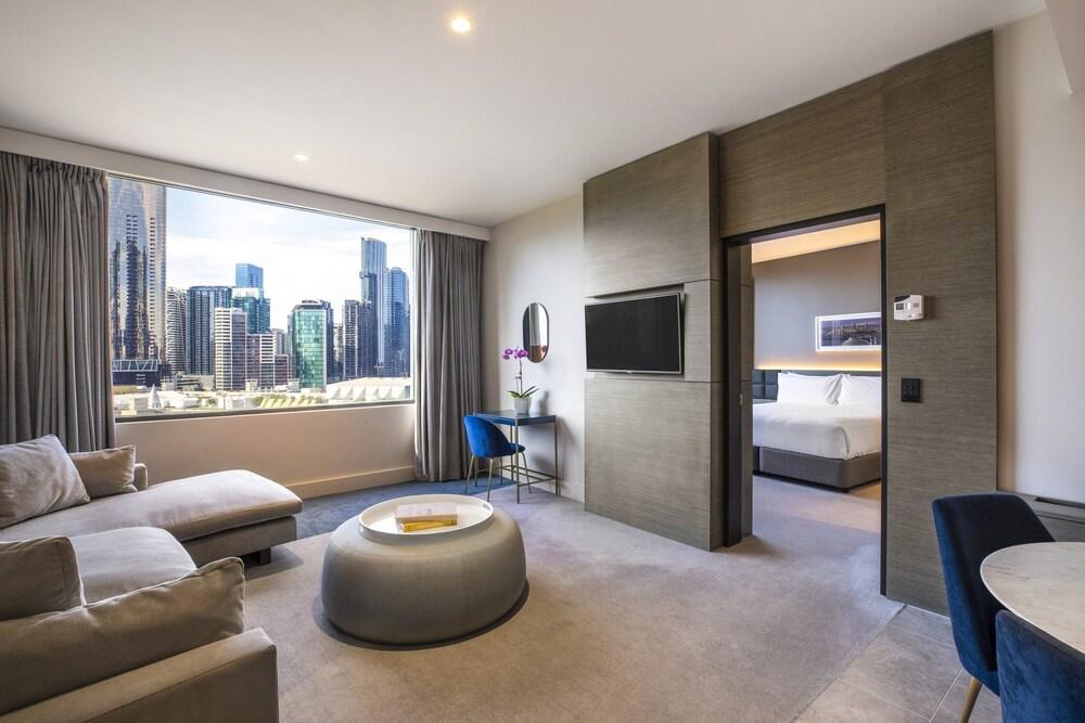 Crowne Plaza Melbourne Room Type - 1 Bedroom Suite River View