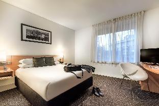 ibis Melbourne Hotel and Apartments - Tap to explore photos