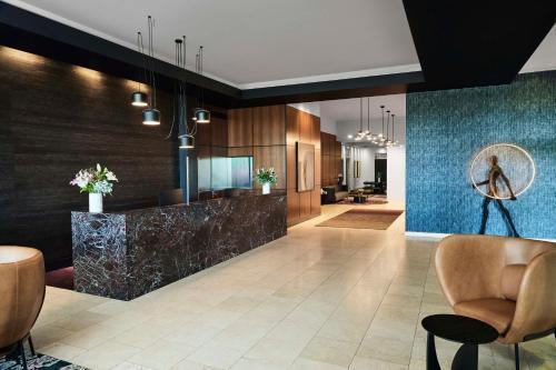 Adina Apartment Hotel Melbourne on Flinders - Tap to explore photos