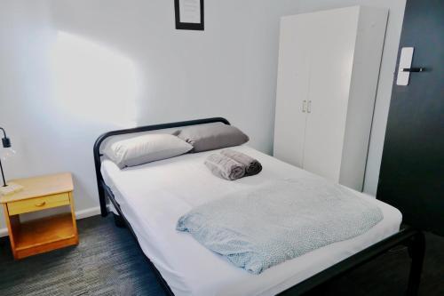 Pint On Punt Backpackers Room Type - Double Room with Shared Bathroom