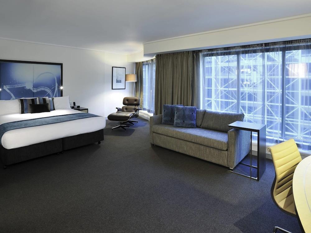 Novotel Melbourne on Collins Room Type - Junior Suite 1 King Bed