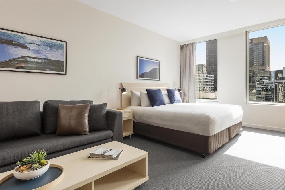 Oaks Melbourne on Market Hotel Room Type - Studio Apartment - City View (No Housekeeping)