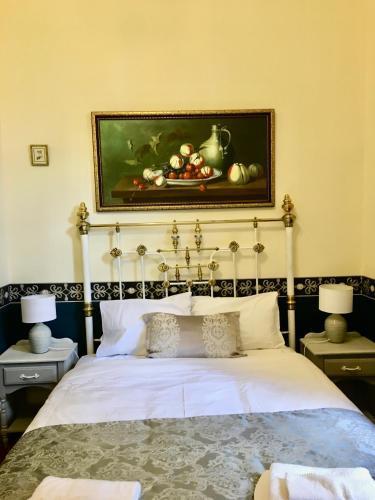 Toorak Manor Hotel - Tap to explore photos