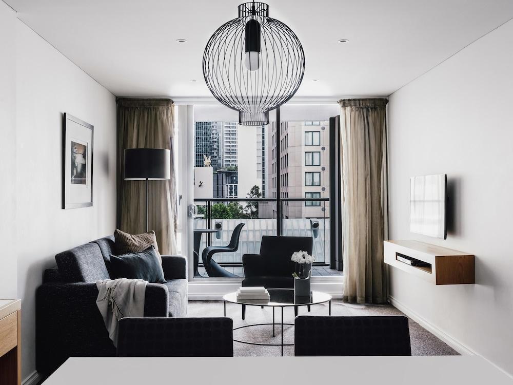 Quay West Suites Melbourne Room Type - Superior Suite, 1 Bedroom, Balcony (Floors 4-9, Kitchen)
