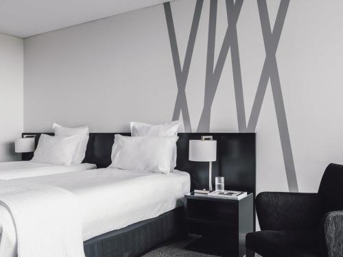 Quay West Suites Melbourne Room Type - Studio Room with Twin Beds