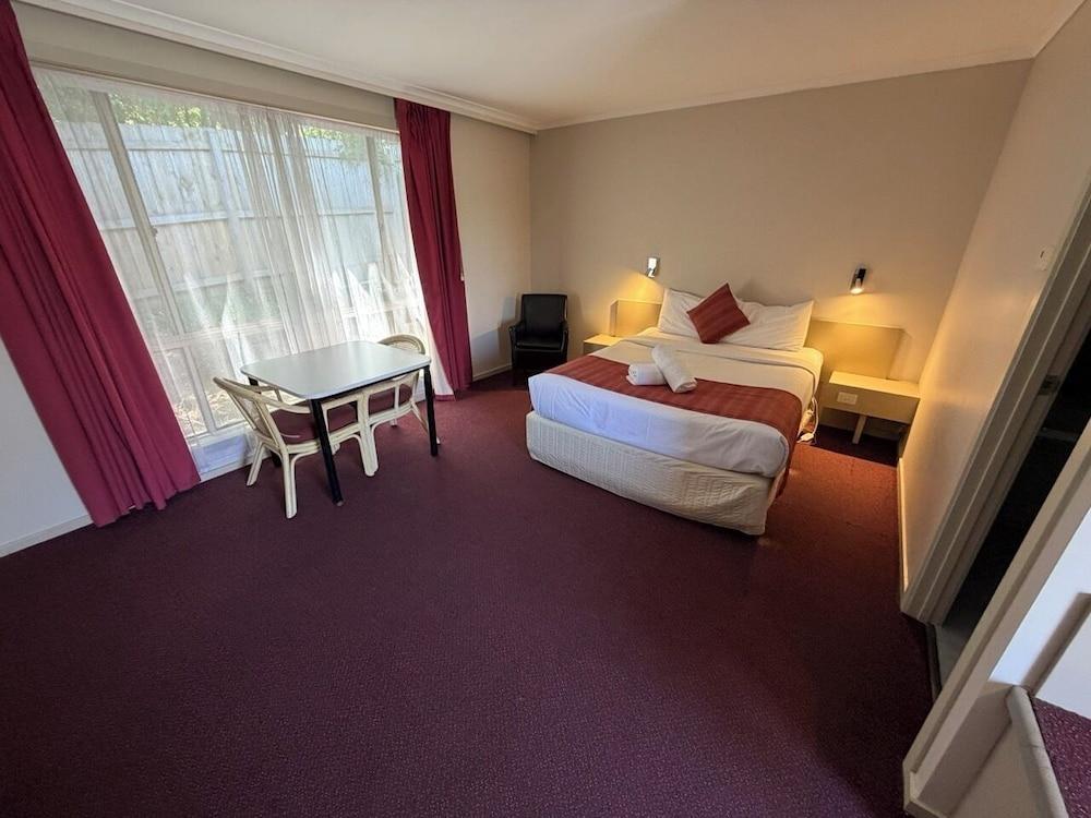 Ringwood Lake Inn Room Type - Executive Spa Room