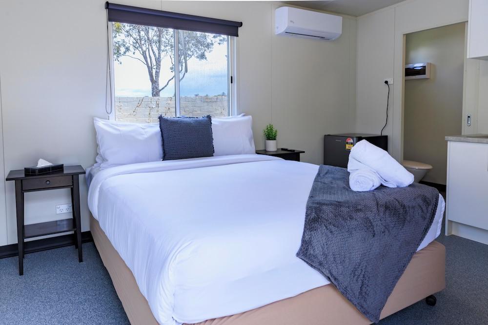Ringwood Lake Inn Room Type - Studio, 1 Queen Bed