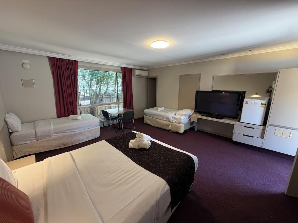 Ringwood Lake Inn Room Type - Family Room