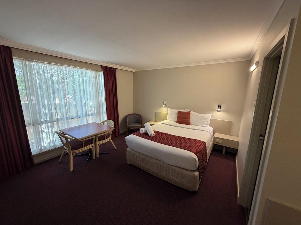 Ringwood Lake Inn Room Type - Queen Room