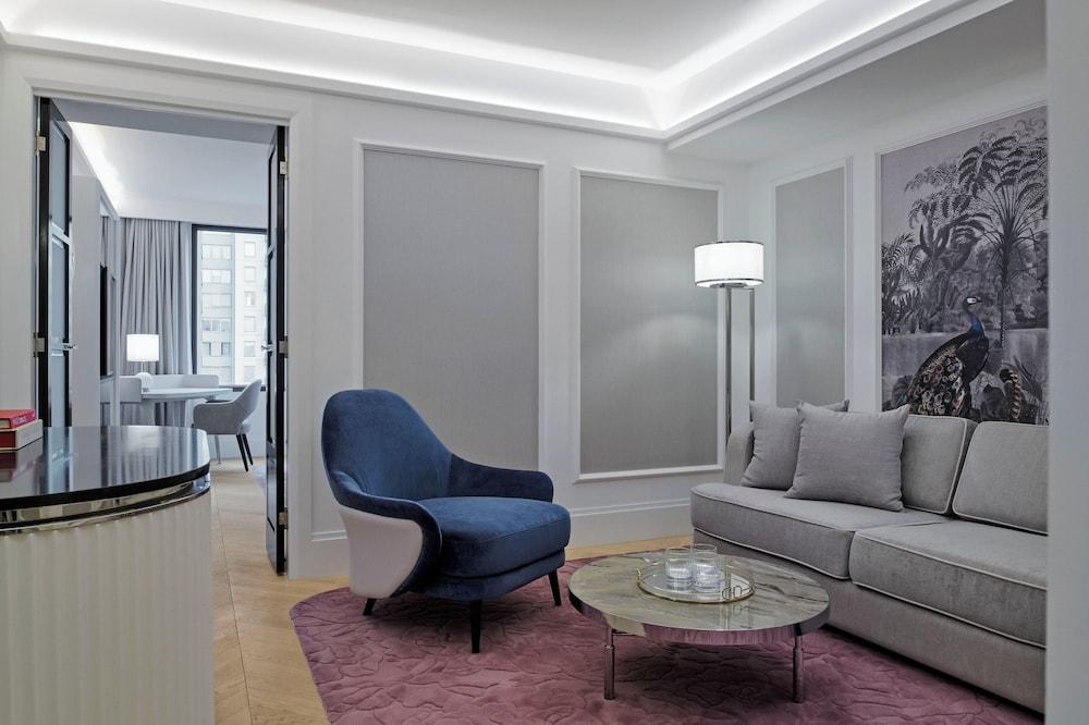 The Royce Room Type - Classic Suite